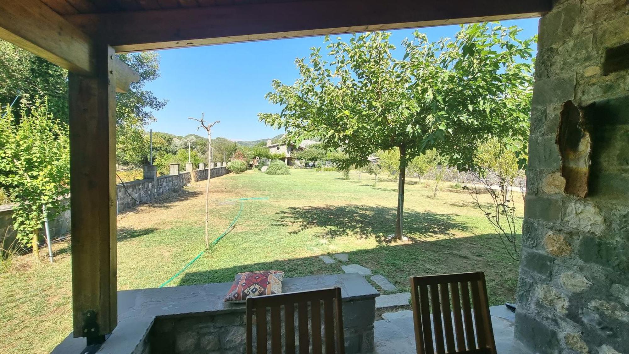 House With Big Garden And Barbeque In Nature Vourgareli Exterior foto