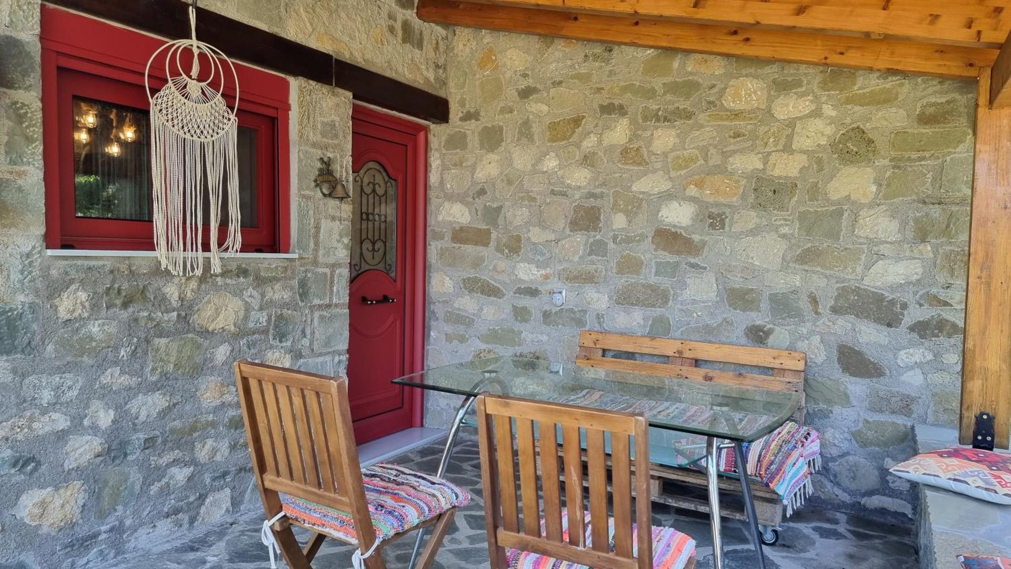 House With Big Garden And Barbeque In Nature Vourgareli Exterior foto